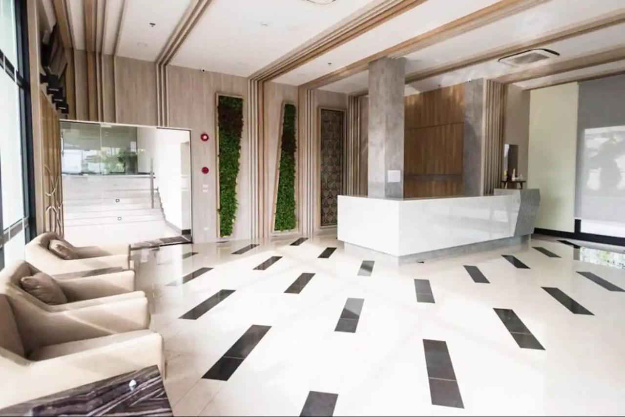 Dusit Grand Condo View Джомтиен Бийч Екстериор снимка