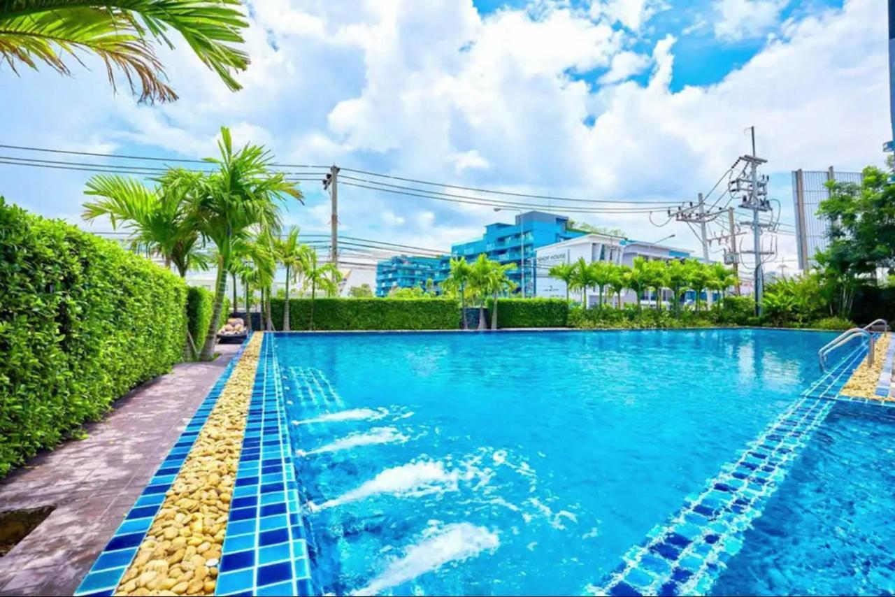 Dusit Grand Condo View Джомтиен Бийч Екстериор снимка