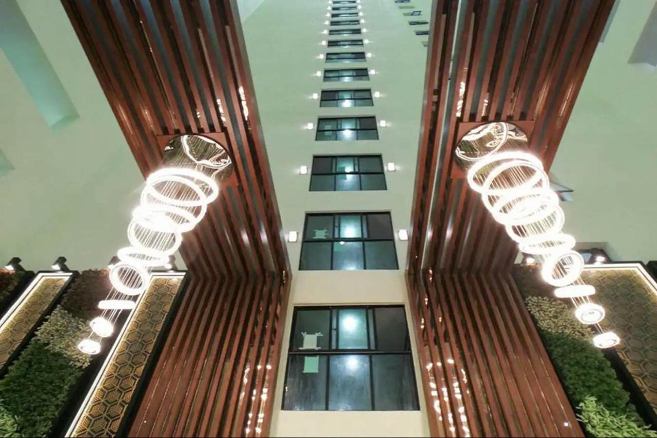 Dusit Grand Condo View Джомтиен Бийч Екстериор снимка