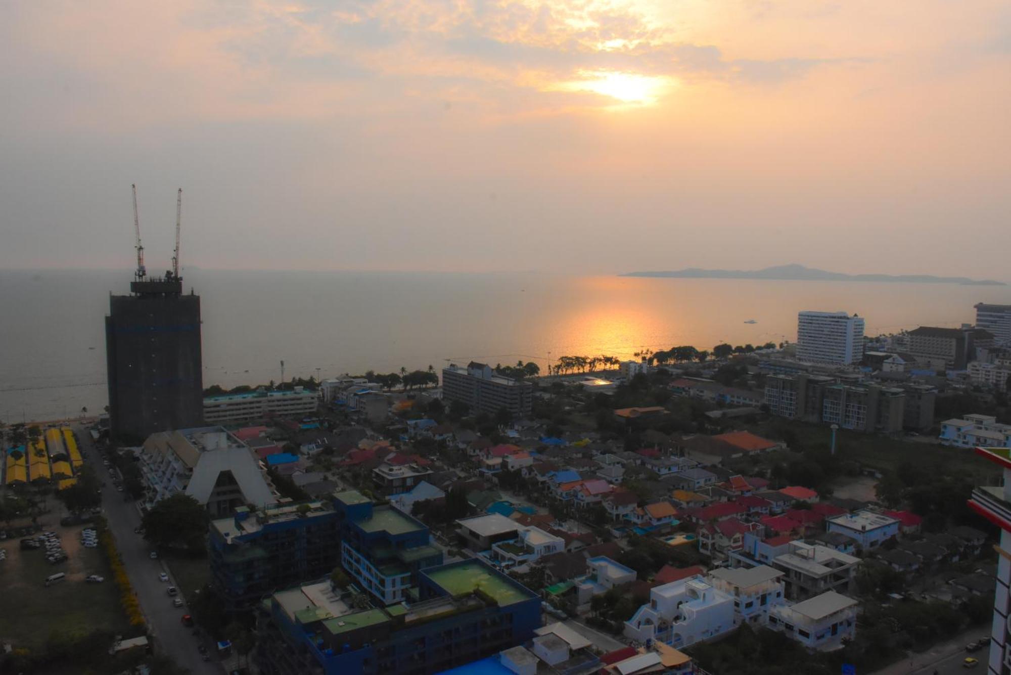 Dusit Grand Condo View Джомтиен Бийч Стая снимка
